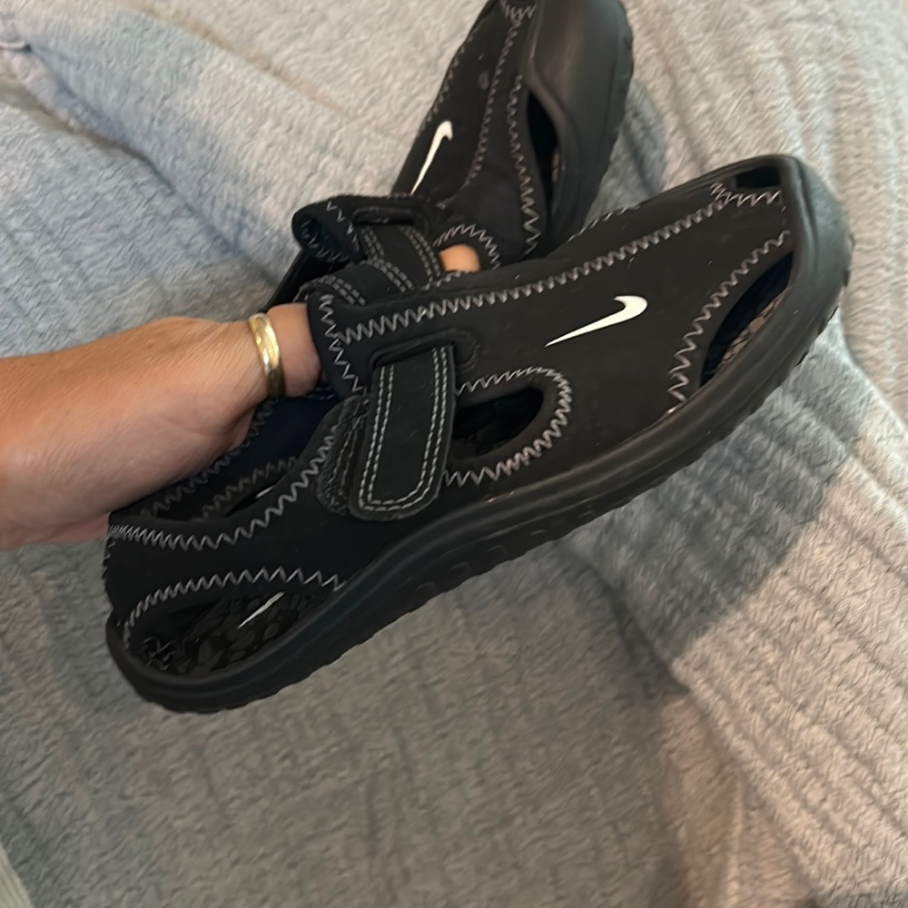 Nike water shoe 13